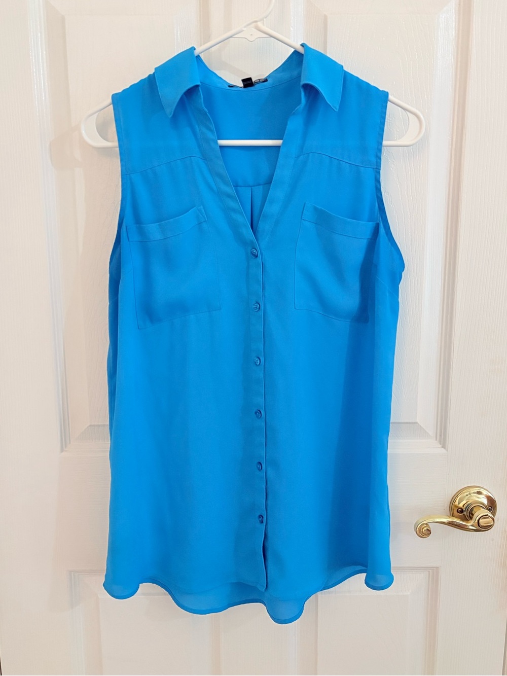 Express Sleeveless Button-Down Blouse in Bright Blue